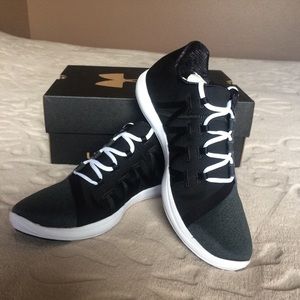💥💥 Under Armour shoes brand new 💥💥